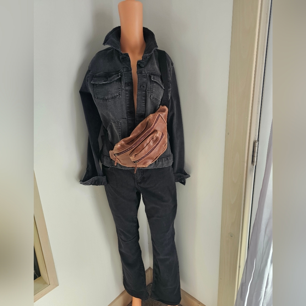 Black Wash Jean Jacket WELL MADE Generous Size Small